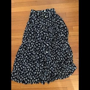Beautiful excellent condition floral Talbots skirt with buttons size 8